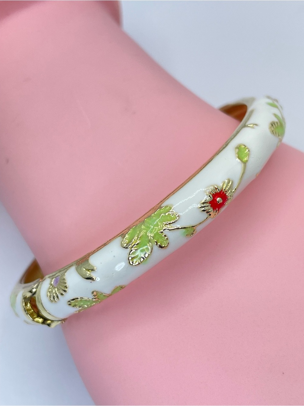 White Enamel Cloisonné Floral Hinged Bangle Gold Boho Vintage Look Minimalist